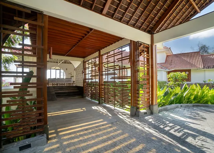 Arpana Luxury Private Pool ヴィラ ジンバラン